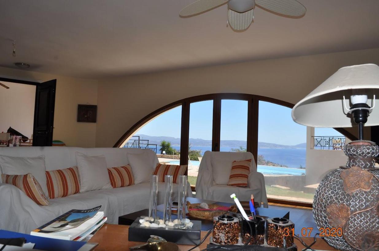Island Villa *